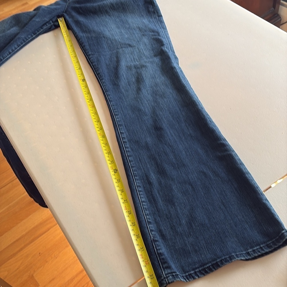 Kut from the Kloth - Baby Bootcut Women's Jeans. Size 14 - Picture 10 of 13